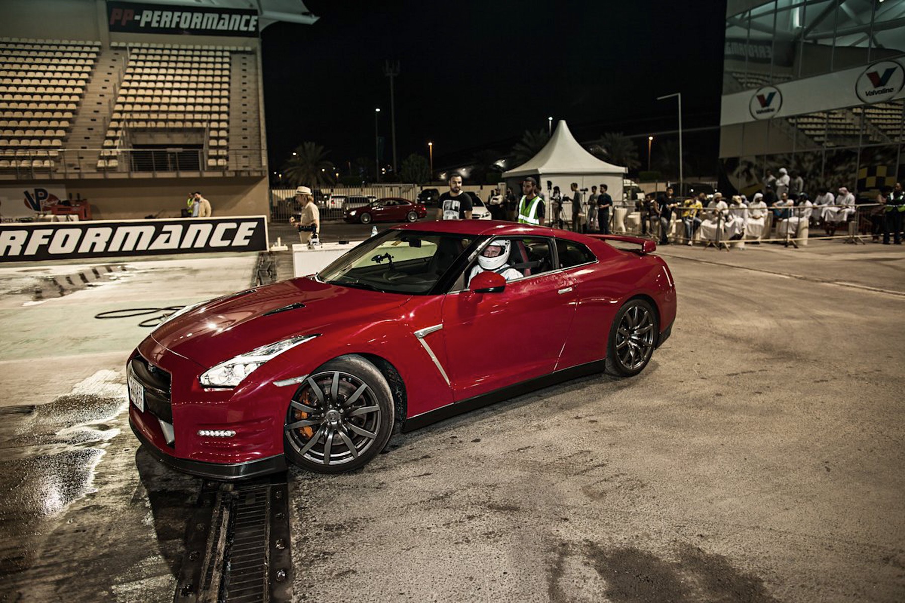 nissan magazine scheich dich coverstory dubai (11 images) by Mike Meyer Photography