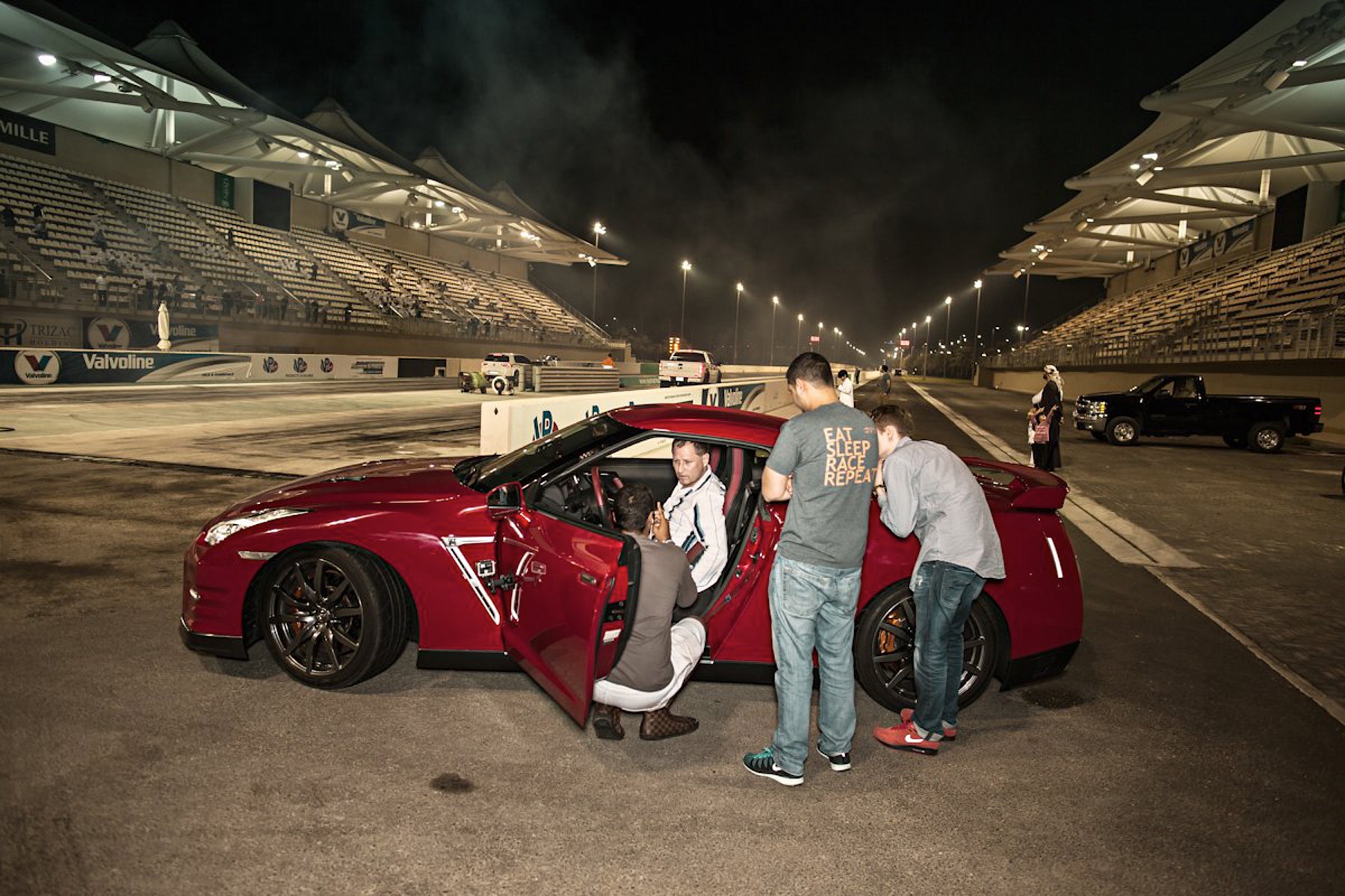 nissan magazine scheich dich coverstory dubai (11 images) by Mike Meyer Photography
