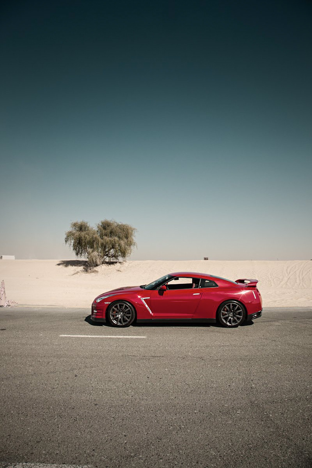 nissan magazine scheich dich coverstory dubai (11 images) by Mike Meyer Photography
