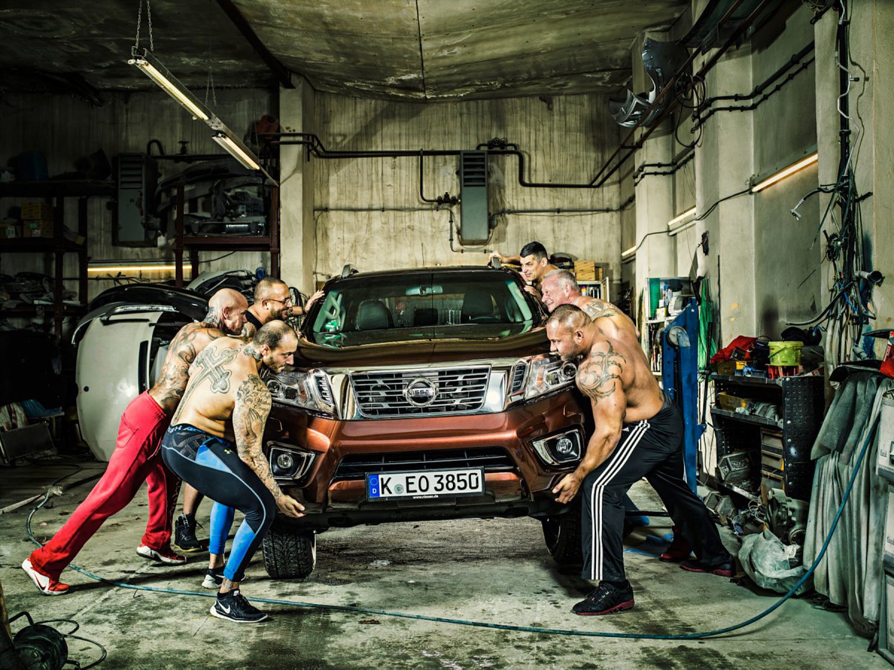 nissan magazin wagenheber coverstory (7 images) by Mike Meyer Photography