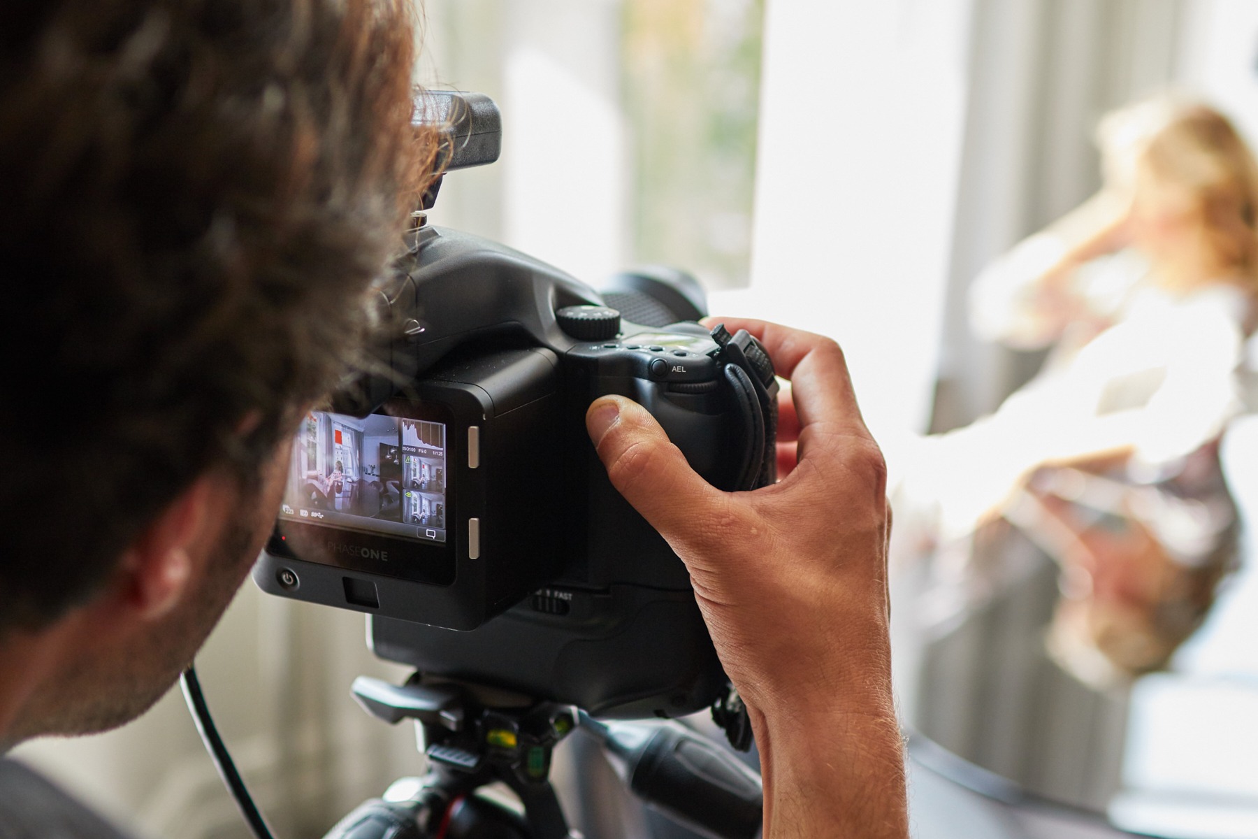 making-of mercedes-benz living @ fraser london campaign by Mike Meyer Photography