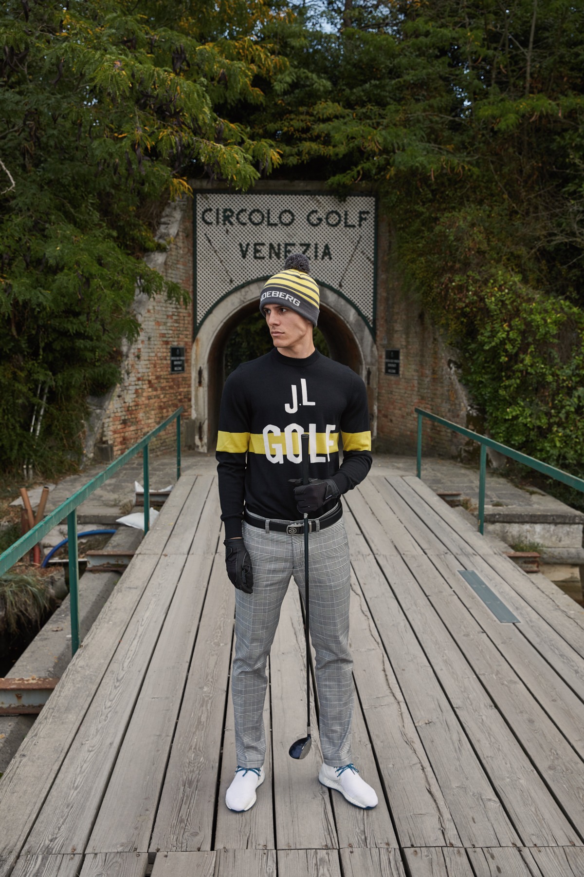 felipe editorial venezia by Mike Meyer Photography
